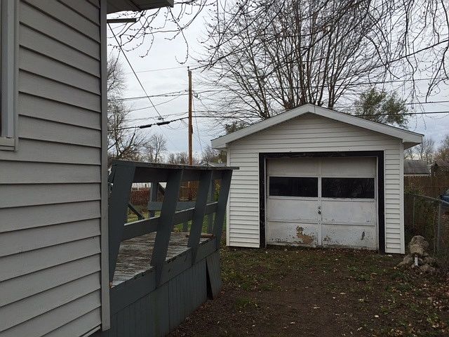 2nd image of 1229 E Taylor St