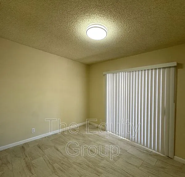 1140 W Tulare Ave #C — Photo 20