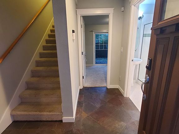 2nd image of 411 NW Market St #B