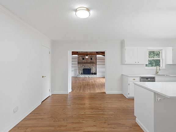 5th image of 103 Waverly Dr