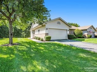 1025 Country Gdns NW, Grand Rapids, MI 49534