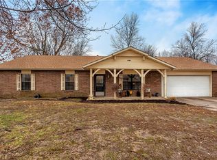 1200 W Callahan Dr, Rogers, AR 72758