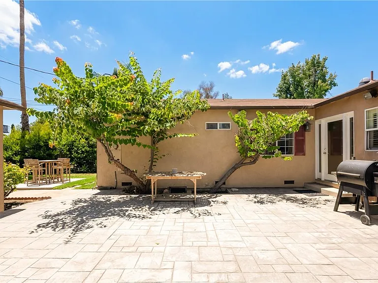 4722 Ventura Canyon Ave — Photo 33