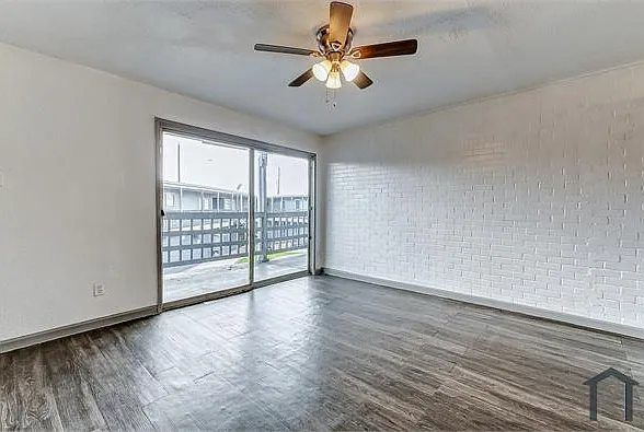 7527 Gulf Fwy #22 — Photo 5