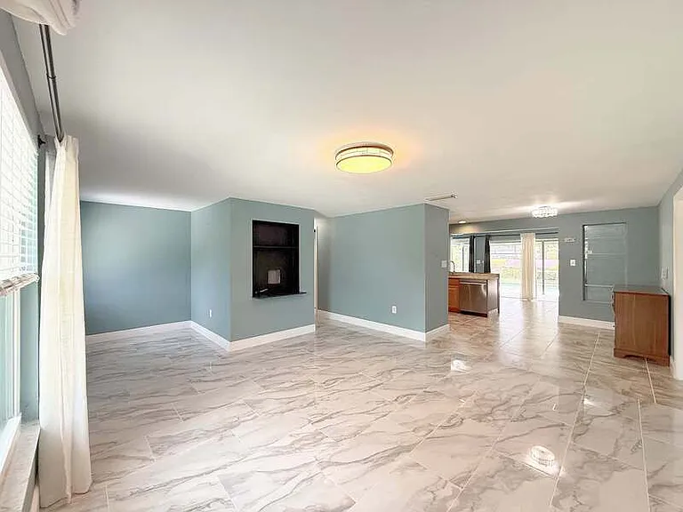 2055 Hyatt Dr — Photo 11