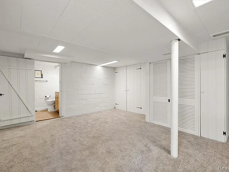 2136 Dorchester Rd — Photo 48