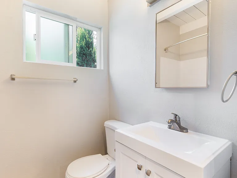 Grant St Apartments — Photo 7