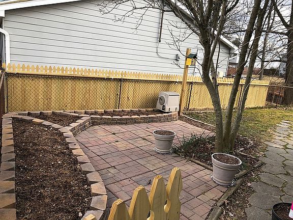 3rd image of 2243 Autumn Valley Cir
