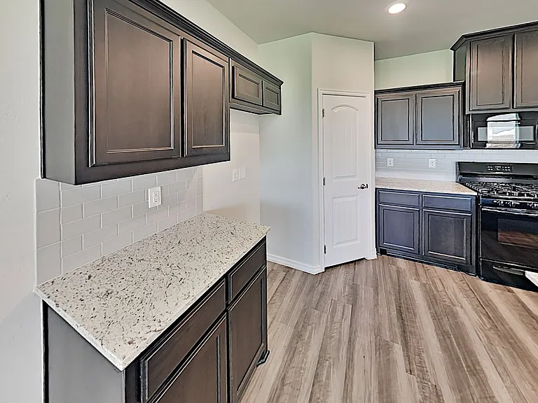 2516 Caden Ct — Photo 7