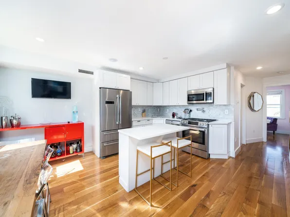 59 Court House Pl #2, Jersey City, NJ 07306