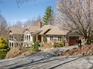 315 Crossvine Trl, Laurel Park, NC 28739