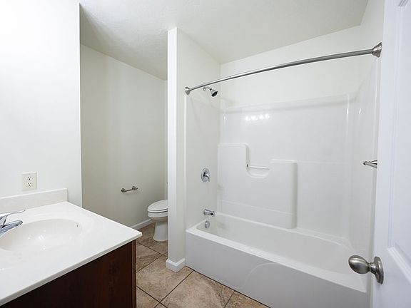 3rd image of 809 Grant Dr #1f78106c0