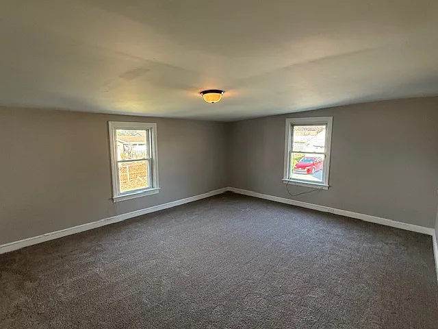 323 Main St — Photo 7