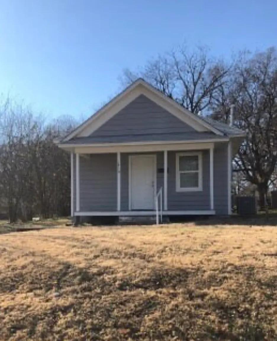 2 bed, 652 sqft, $1,000 — Photo 1