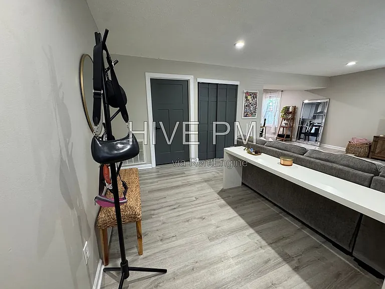 229 Congress Ave #229 — Photo 4