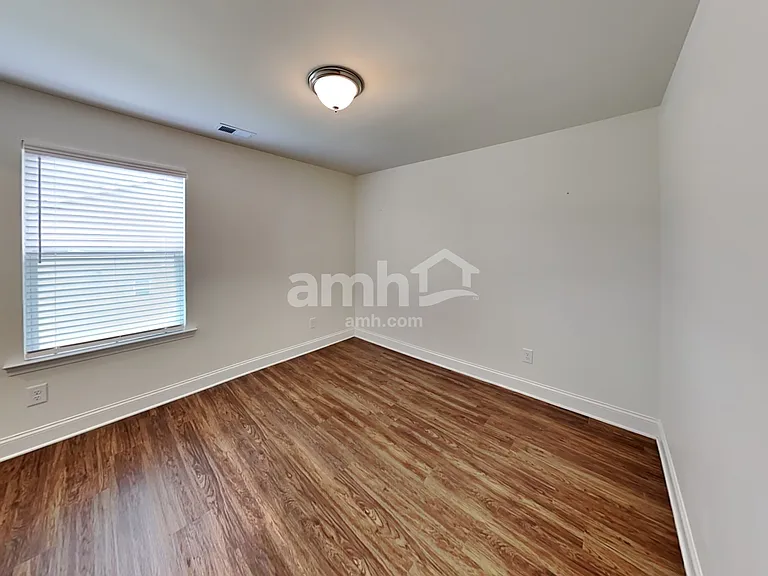 5085 Hudson Valley Dr — Photo 24