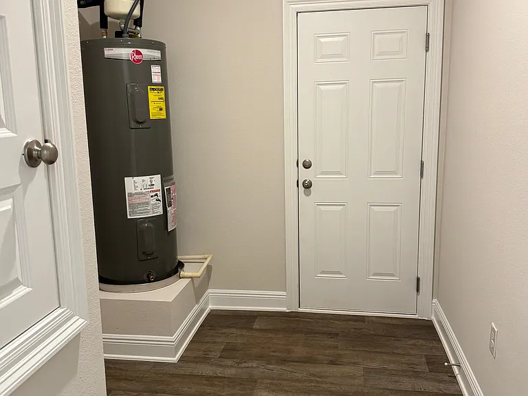 13668 Logan Pl — Photo 19