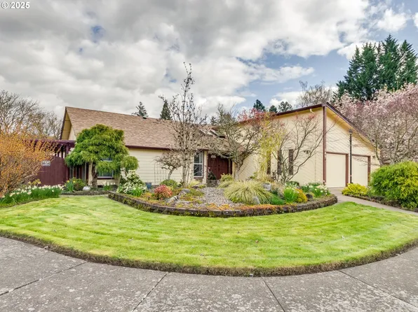 380 SW Russ Ct, McMinnville, OR 97128