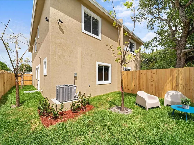 1770 NW 55th St #1770 — Photo 19