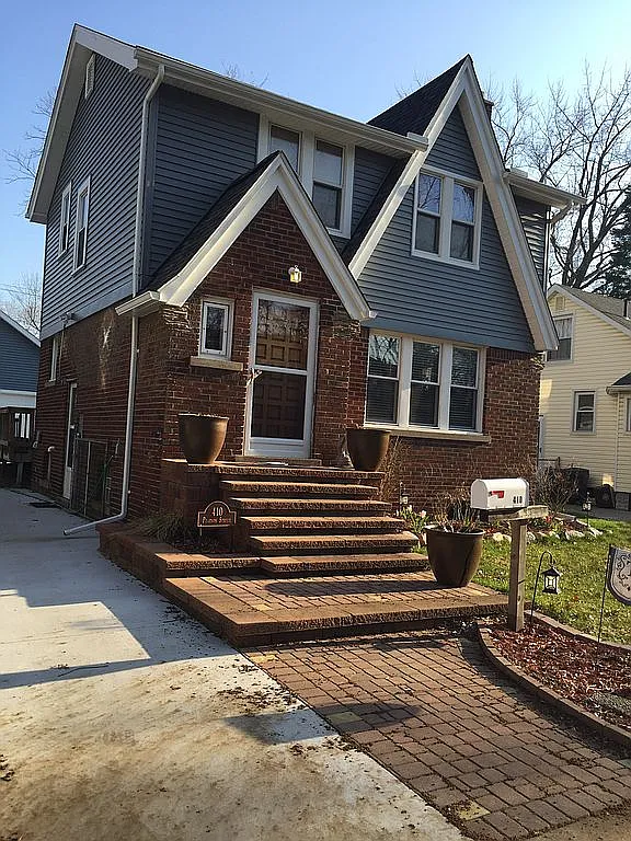 410 Pearson St photo 1