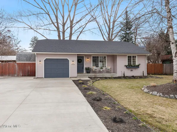 9938 N Hillview Dr, Hayden Lake, ID 83835