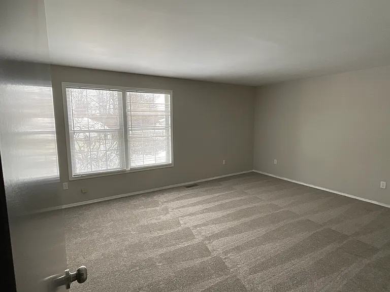 2086 Chapel Dr — Photo 12