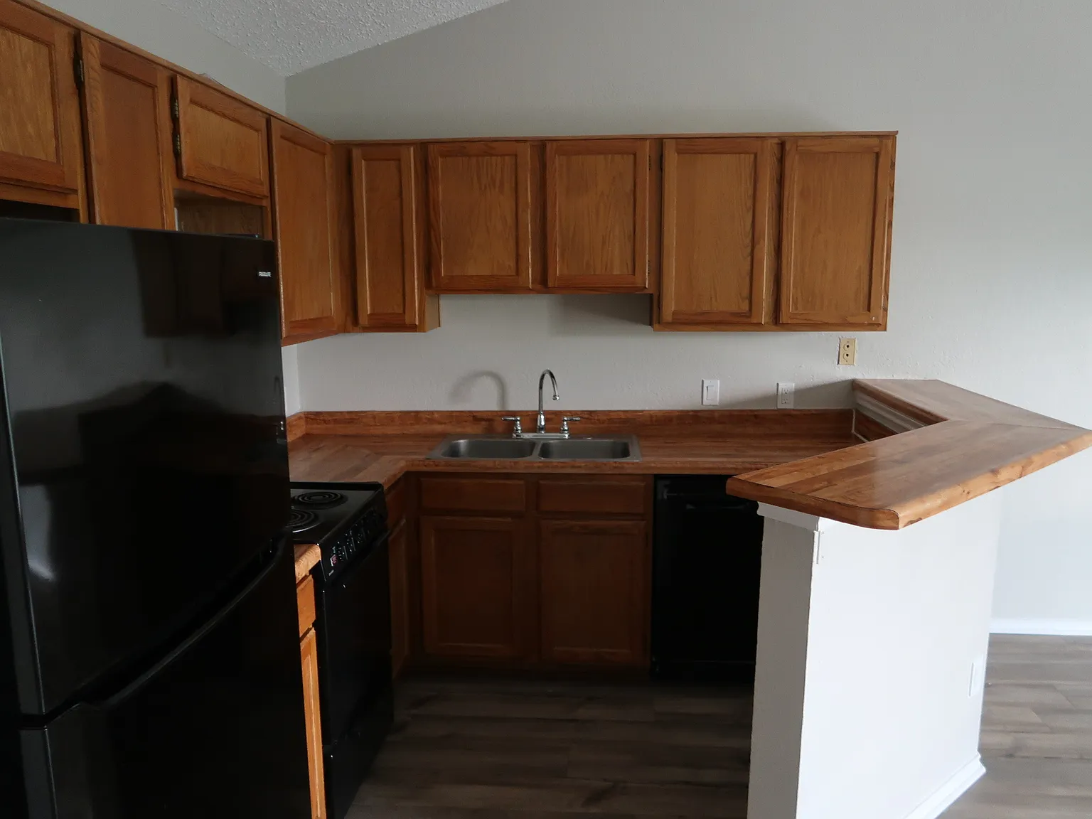 1 bed, 600 sqft, $1,100 — Photo 2
