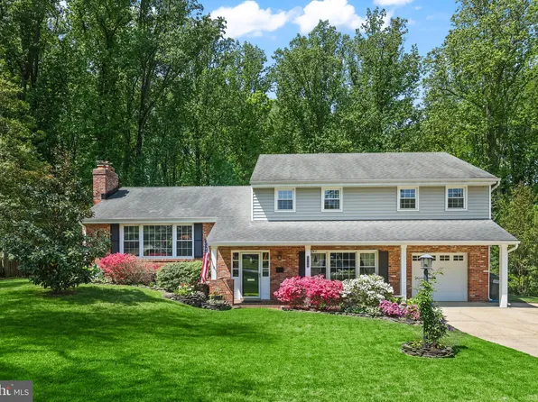 6720 Deland Dr, Springfield, VA 22152