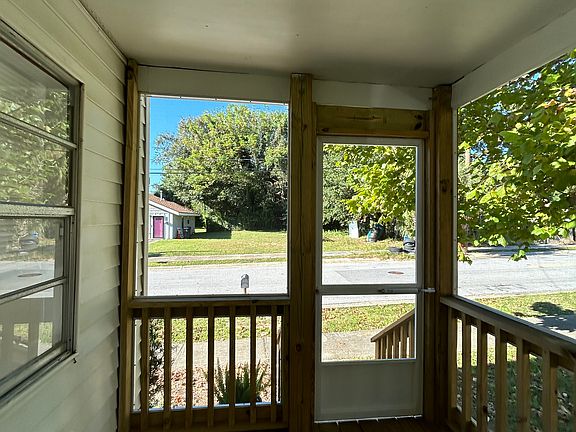 2nd image of 315 E Brainerd St