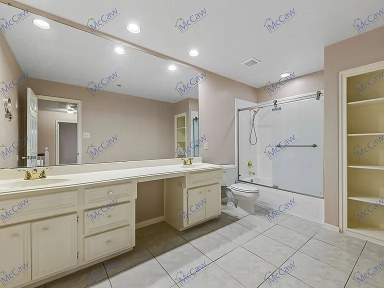 3211 Wessex Cir — Photo 17