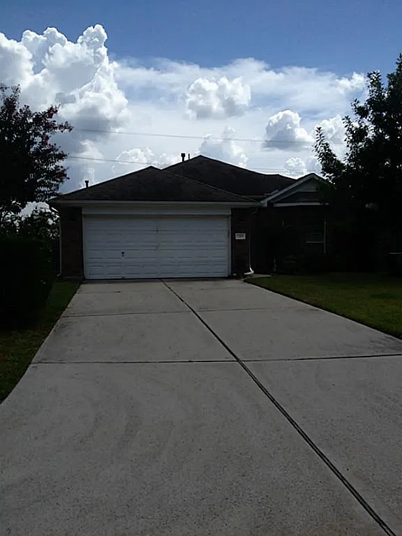 3 bed, 2.0 bath, 1425 sqft, $1,795 — Photo 4