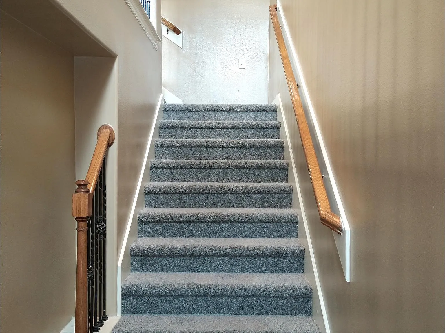 3 bed, 3.5 bath, 2636 sqft, $2,500 — Photo 3
