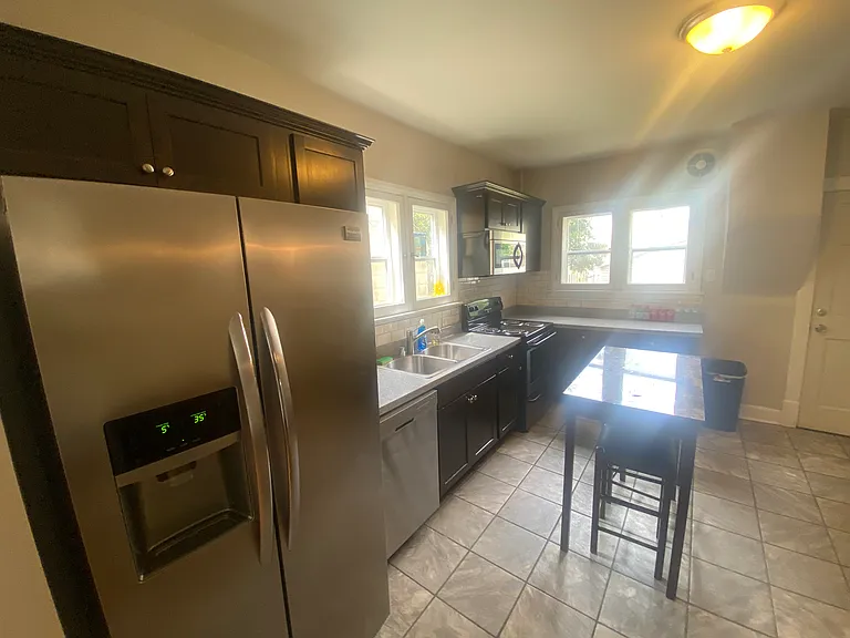 2725 N Bremen St — Photo 10