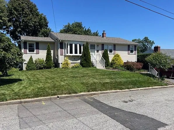 39 Salem Ave, Cranston, RI 02920