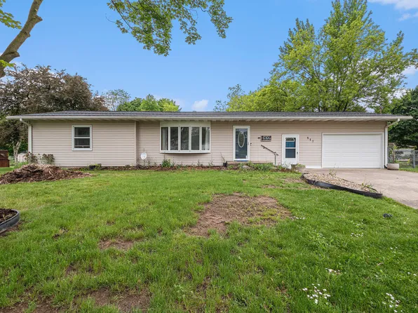 517 N Stewart Ave, Fremont, MI 49412