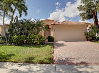 6818 Fiji Cir, Boynton Beach, FL 33437
