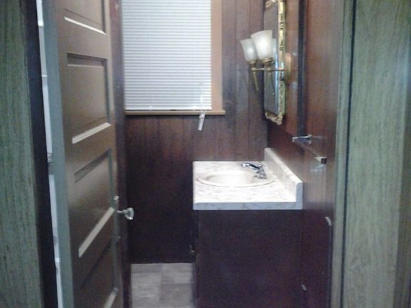 Bathroom - Upstairs