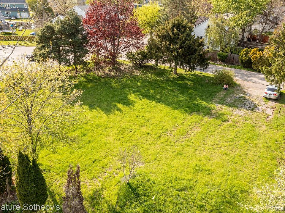 1389 S Cass Lake Rd, photo 3