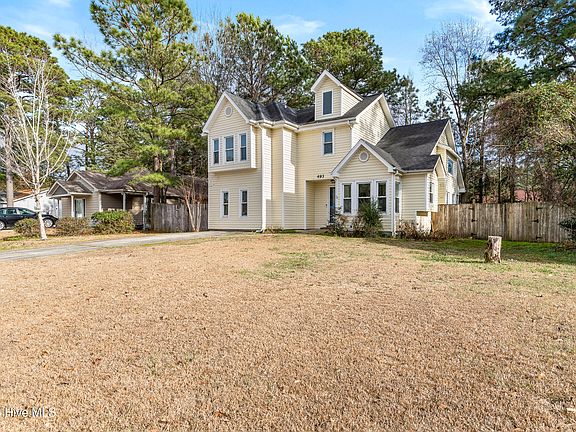 3rd image of 493 Hemlock Drive