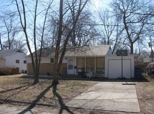 1107 W Beardsley Ave, Champaign, IL 61821