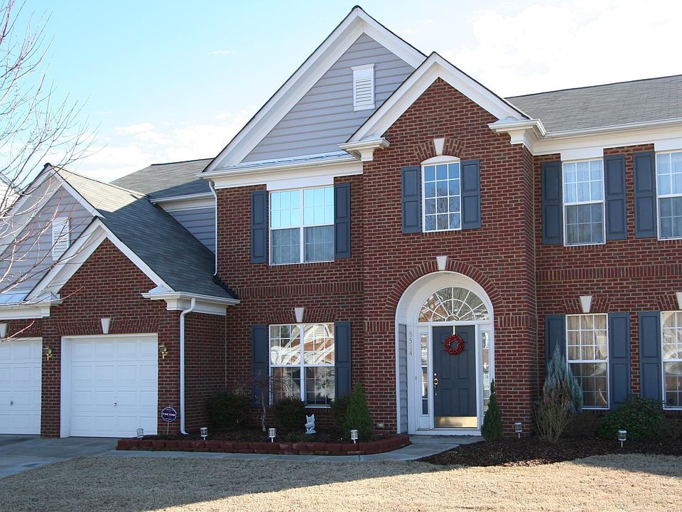 Spacious 5BR/4 Full Bath floor plan