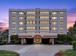 43000 Twelve Oaks Crescent Dr APT 4022, Novi, MI 48377