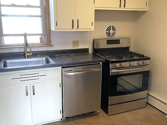 3rd image of 234 Dunlap St S #17641306