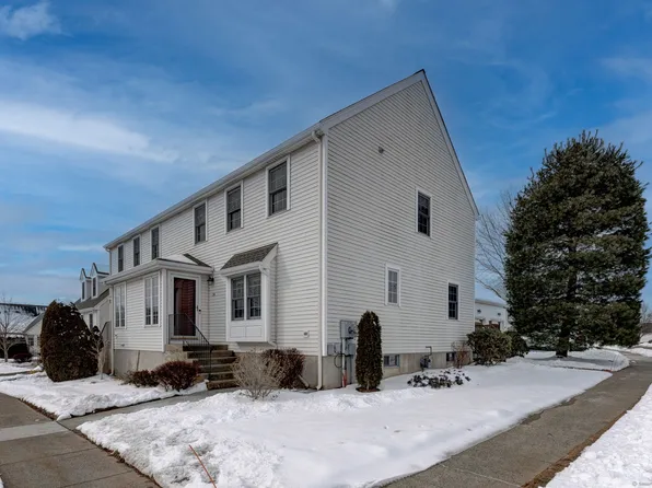 34 Pickering Lane #34, Wethersfield, CT 06109