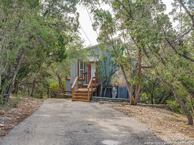 2 bed, 2.0 bath, 1140 sqft, $1,725 — Photo 2