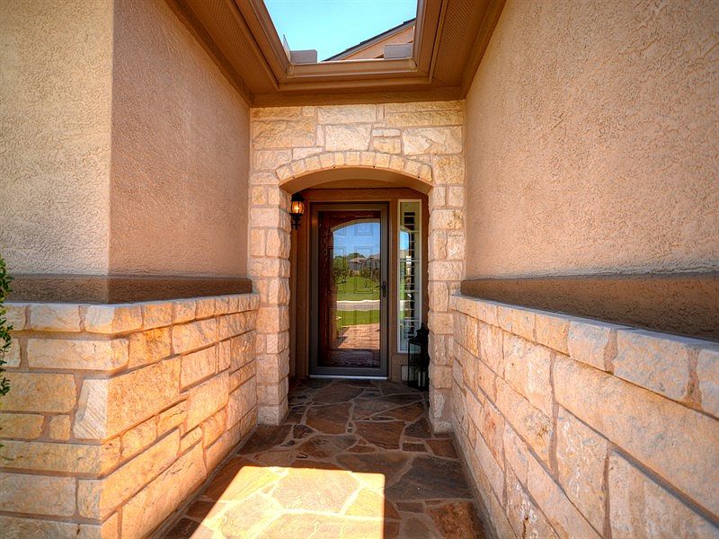 2nd image of 513 Apache Mountain Ln