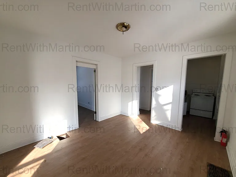 824 Logan Ave — Photo 7