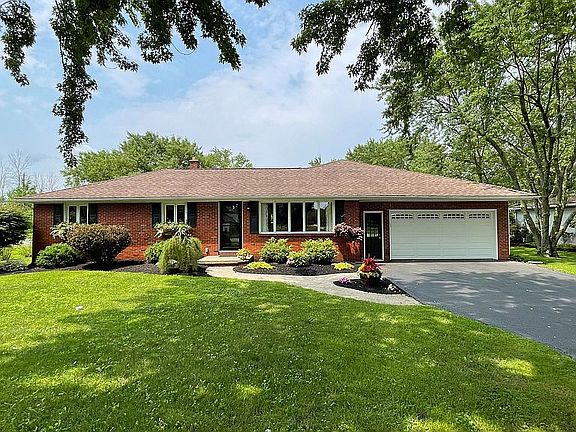 2nd image of 52 Bridle Ln