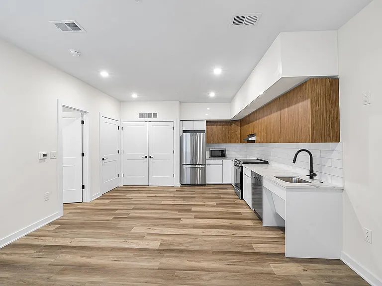 Stunning New Luxury Apartments at The Vienna — Photo 86