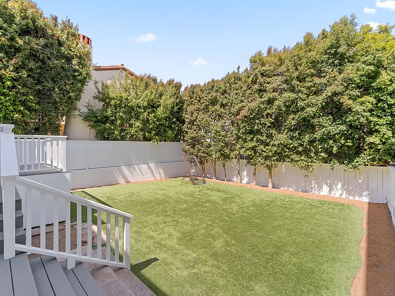 2404 N Poinsettia Ave — Photo 10